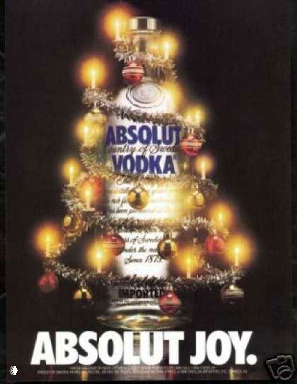 Ретро‑плакат Absolut: бутылка превращена в рождественскую ёлку с огнями и игрушками, тёплый винтажный дизайн 1980‑х.
