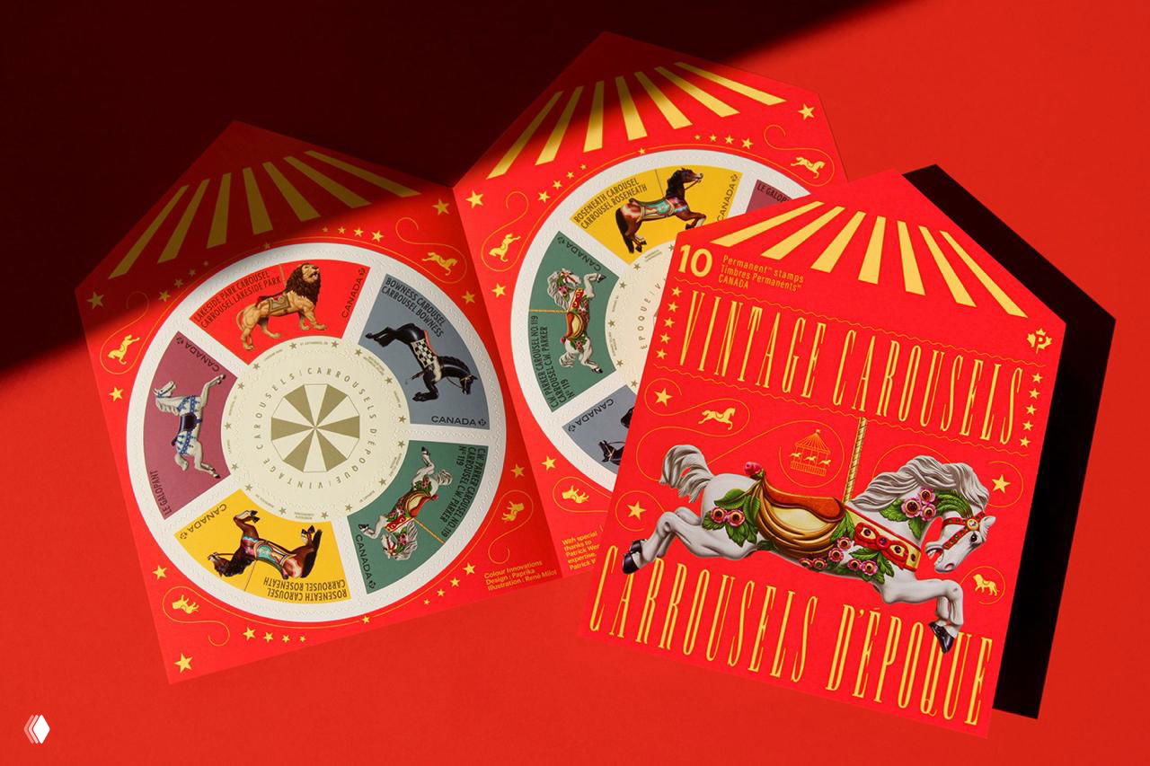 Несколько развёрнутых комплектов марок и упаковок в ярко-красной стилистике с иллюстрациями лошадей и декоративной типографикой.