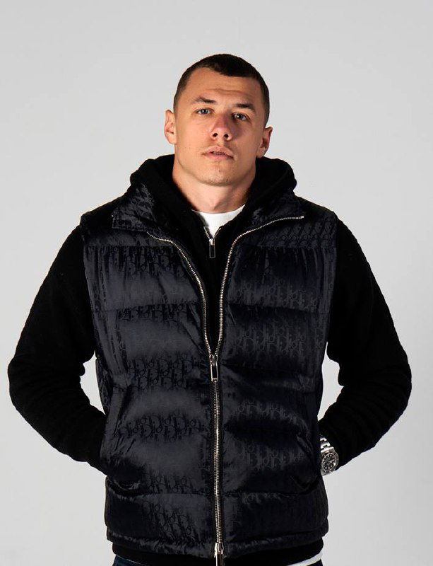 Рэпер позвонил невесте из армии во время прыжка