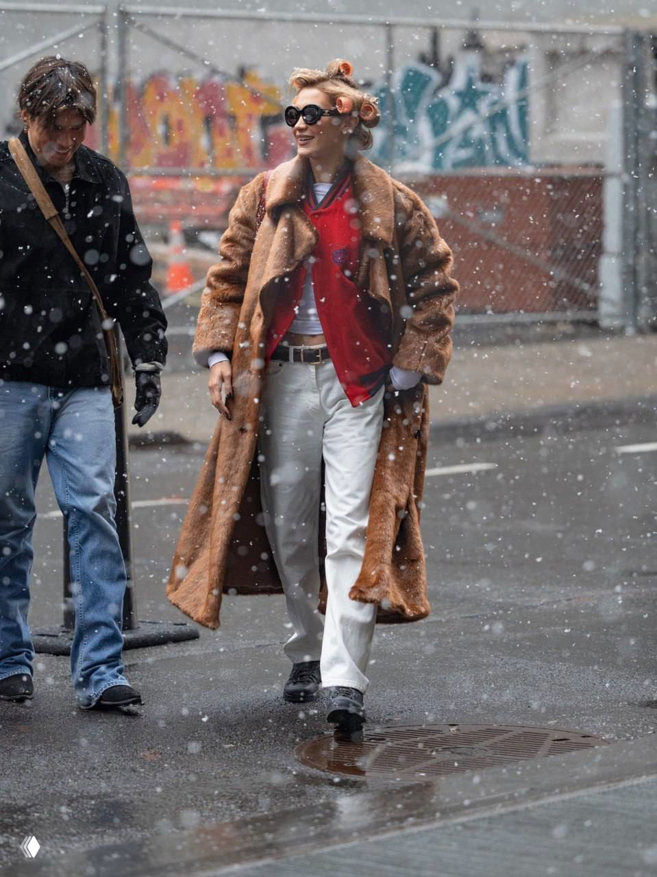 Белла Хадид наслаждается снегопадом в Нью-Йорке