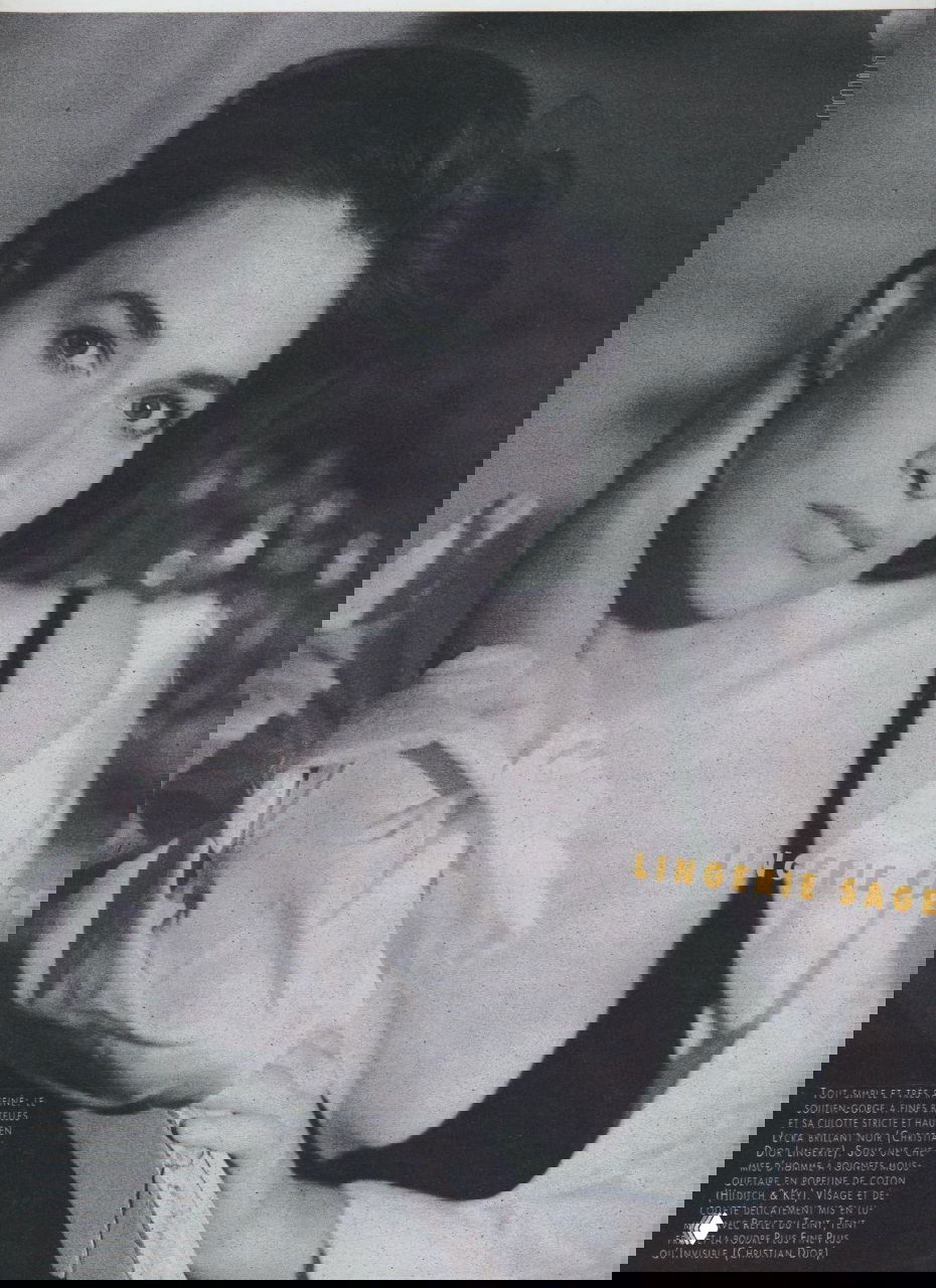 Крупный чёрно‑белый портрет Розмари Макгроты, акцент на естественной красоте и взгляде модели в журналной стилистике.