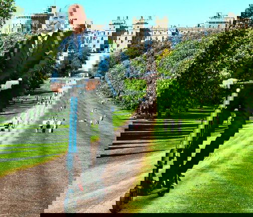 Принцу Уильяму запретили кататься на самокате в имении