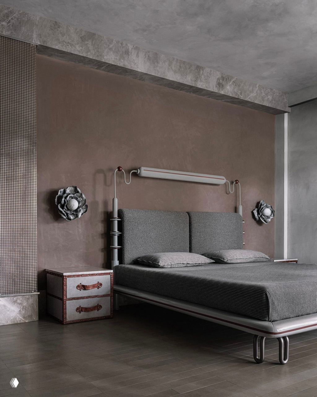 Современная минималистская спальня с гладкими коричневыми стенами, сдержанными текстурами и крупной низкой кроватью в нейтральной гамме — спокойный интерьер.