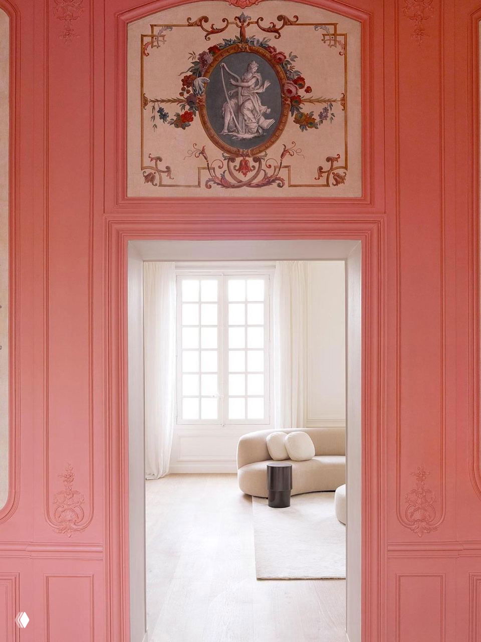 Монохром и розовый: квартира в Париже от Wood Marsh