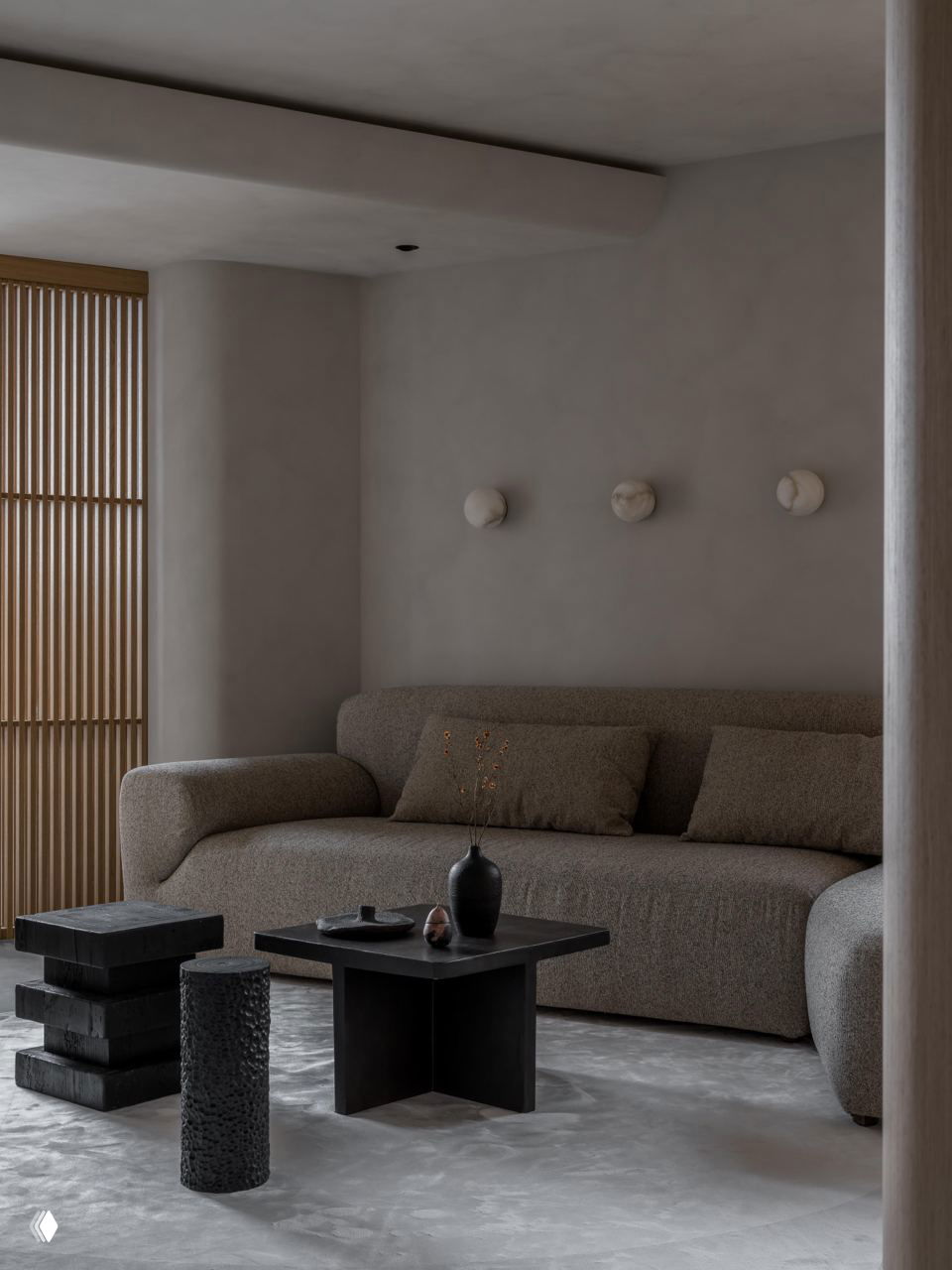 Камерность и плавная геометрия: квартира 120 м² в Краснодаре