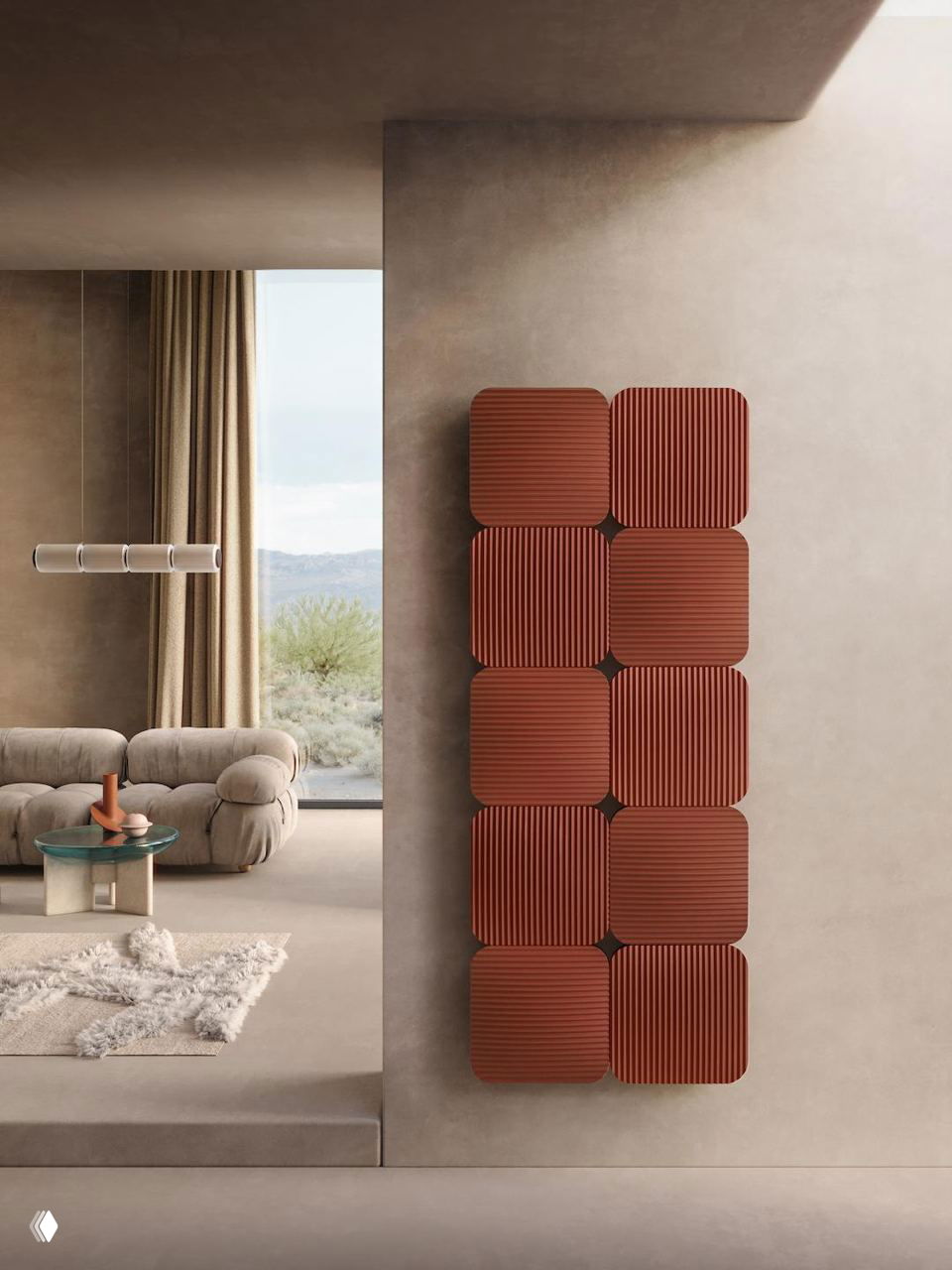 Длинная вертикальная панель из двенадцати модулей Lana в терракотовом цвете на светло-бежевой стене рядом с мягкой зоной и большим окном.