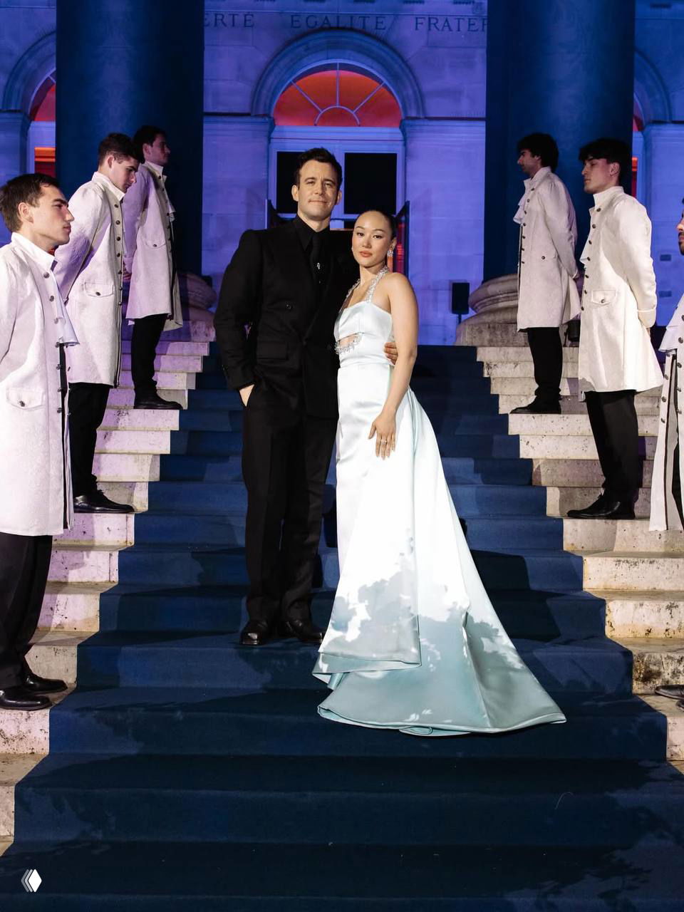 Ролик дня: Люк Томпсон и Эрин Ха в Таймс-сквер