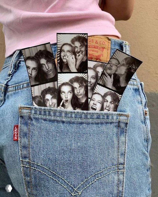 Искажённое изображение джинсовой ткани с коллажными фрагментами фотографий — идея для съёмки деталей и текстур с эффектом глитч.