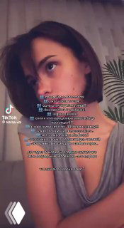 Кадр из видео с Валей Карнавал: крупный план девушки в комнате, на экране видны текст и водяной знак TikTok