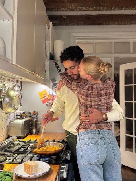 Три знака зодиака, которые встретят любовь в феврале 2026