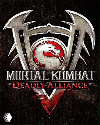 Логотип и фирменный арт Mortal Kombat: Deadly Alliance на тёмном фоне, иллюстрация релиза файтинга 2002 года.