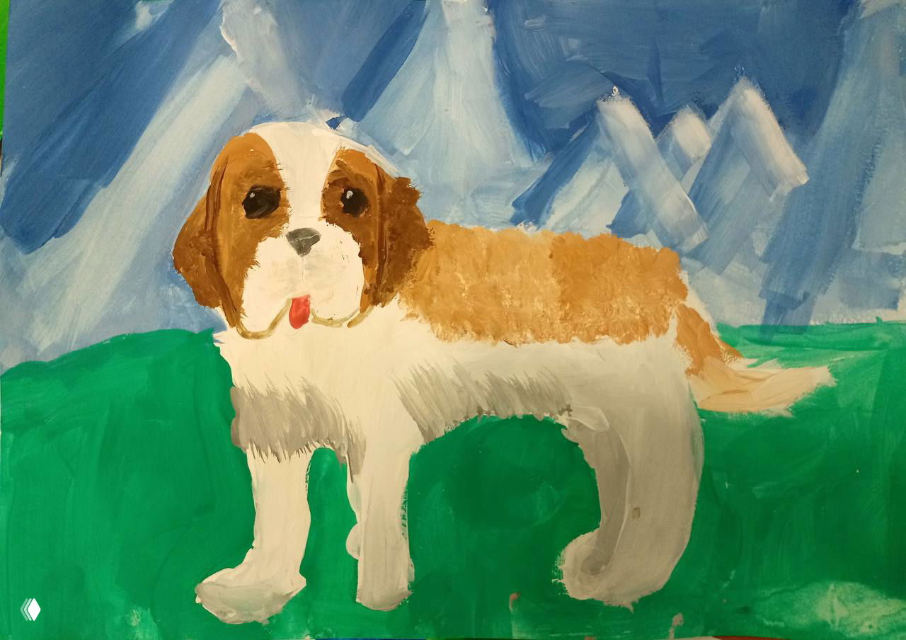 Большая картина сенбернара в движении, зелёный фон и синие акценты сверху, показано как разные дети передают форму по одной инструкции.