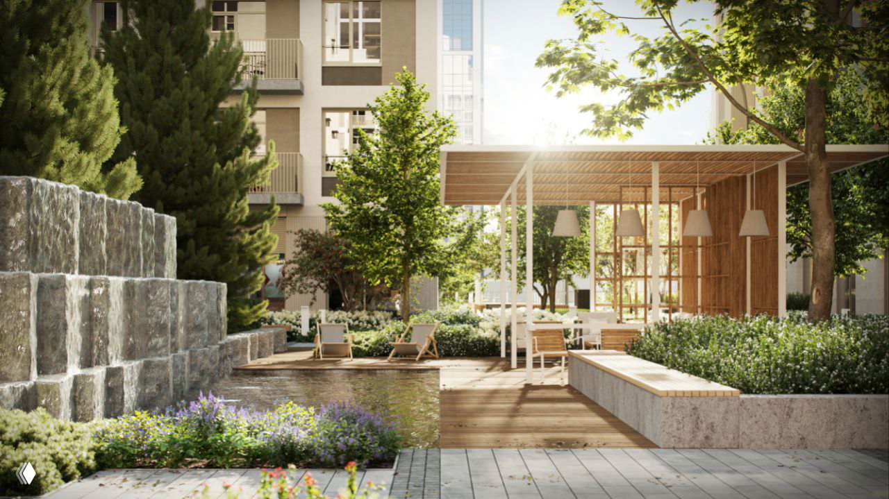 Ландшафтный двор с водной чашей, деревянными настилами и зелёными насаждениями — приватная рекреационная зона внутри квартала.
