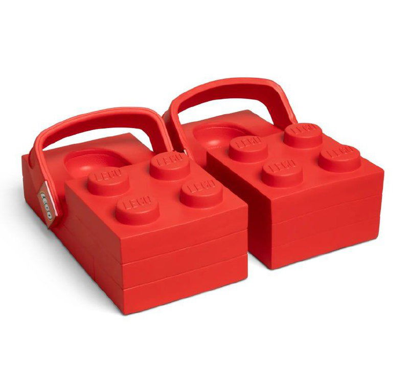 Crocs x Lego: обувь в дизайне кирпичей
